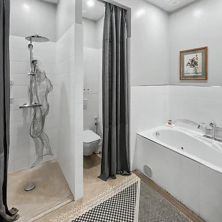 A Collection Rue Dantibes Elegant 130 M2 Designer *