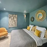 A Collection Rue Dantibes Elegant 130 M2 Designer Apartment